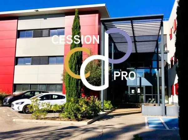 PLATEAU DE BUREAUX OU OPEN SPACE DE 275 M², GRAND STANDING, A CEDER EN ZONE DYNAMIQUE SUR NIMES