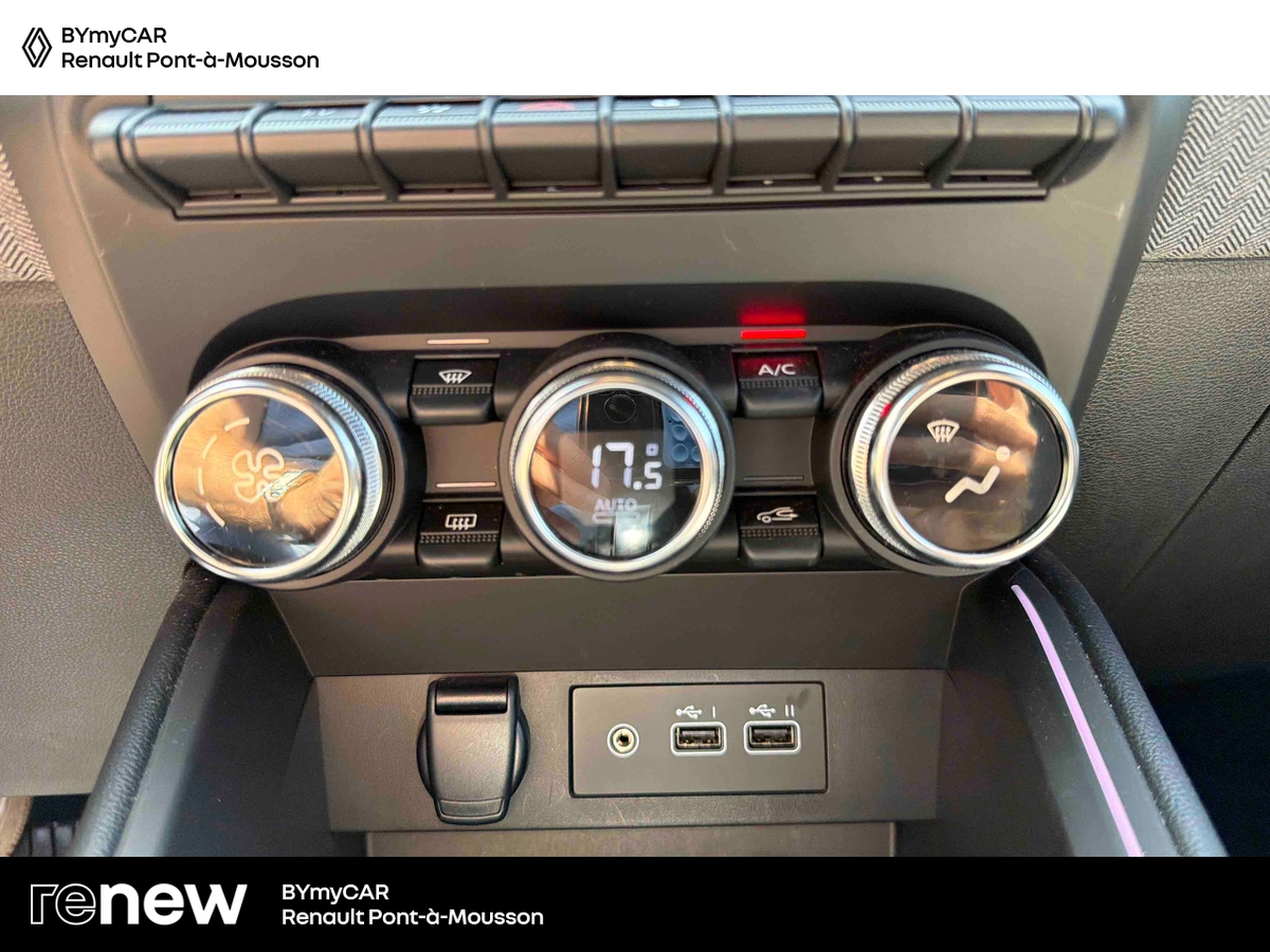Renault Clio E-Tech full hybrid 145 — photo 21