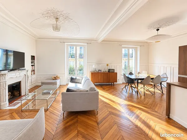 Appartement 75 m² Place Lévis / Parc Monceau / Jouffroy d'Abbans