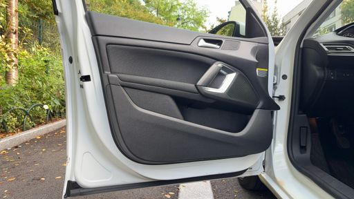 Peugeot 308 1.2 PureTech 130 - Allure – 2020 – 6964 km – Essence – Boîte Manuelle — photo 21