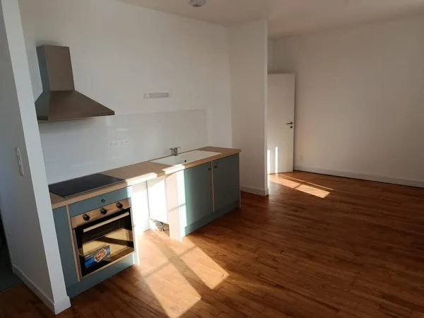 Appartement rénové avec 1 extérieur et place de parking
