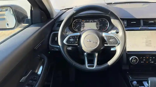 Jaguar E-Pace 2.0 p200 ch flexfuel mhev awd bva — photo 12
