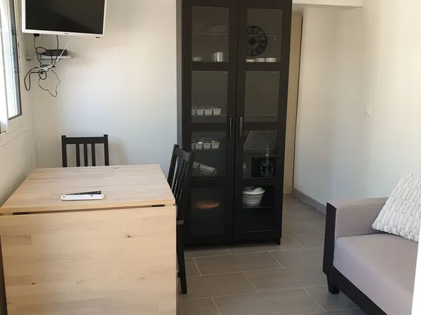 Location Etudiant logement meublé. 19m². RDC