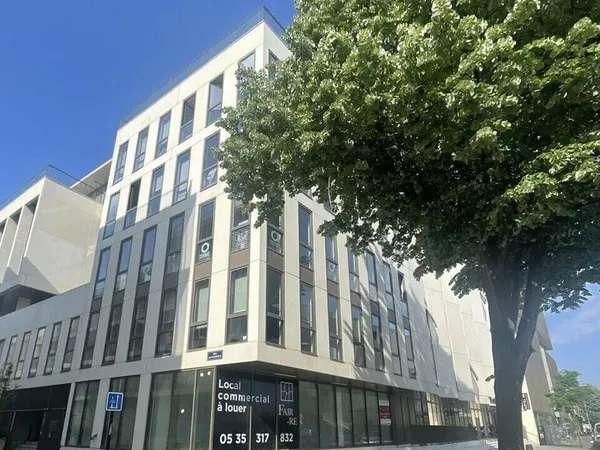 Local commercial 425 m²
