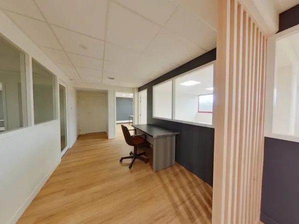 Bureaux 6 pièces 148 m²