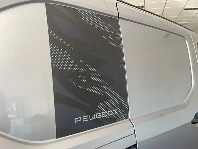 Peugeot Partner fgn diesel 130 ch m aut — photo 13