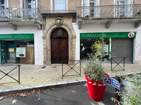 Local commercial 160 m²