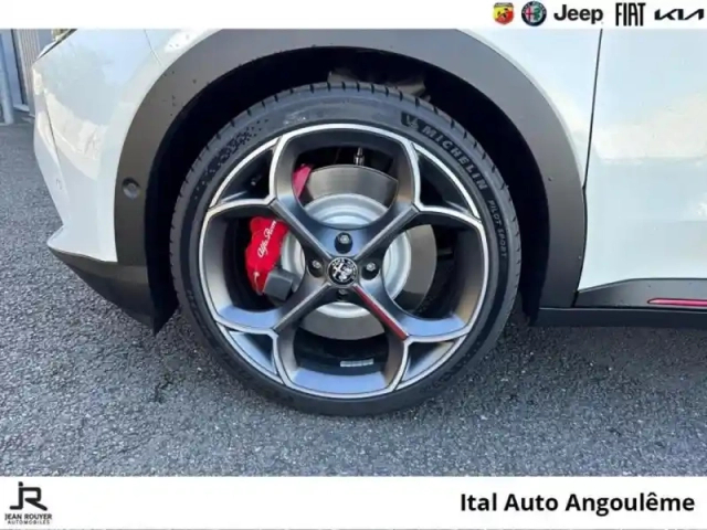 Alfa Romeo Junior elettrica 280ch veloce — photo 11