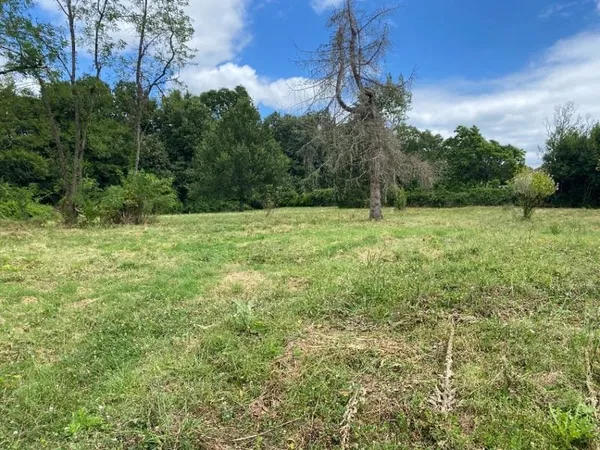 Terrain 727 m²