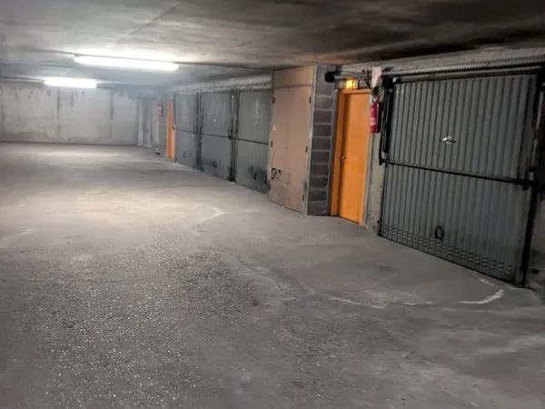 Box parking fermé sécurisé - General leclerc