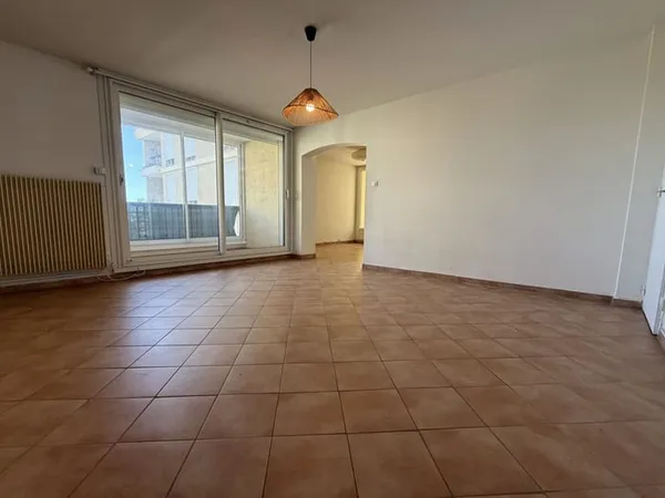 L'Immobilière du Cours vous propose à la vente ce bel appartem