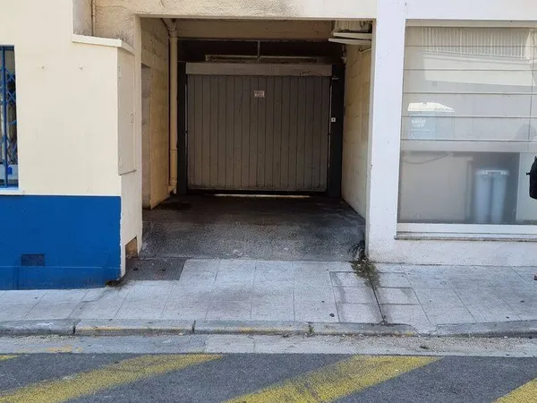 Parking 12 m²