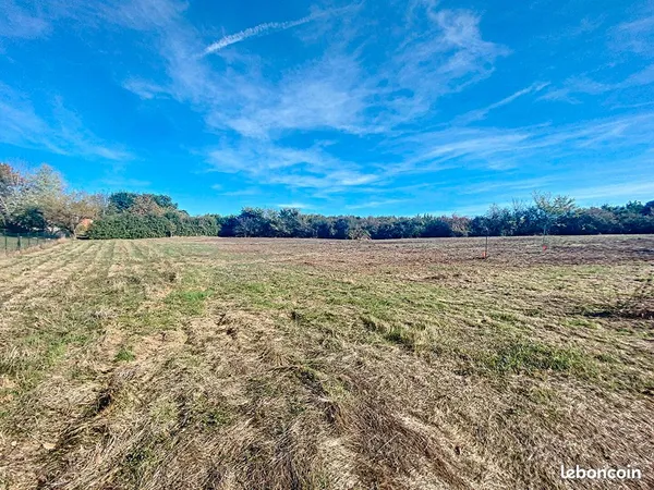 Terrain 850 m² LEOJAC