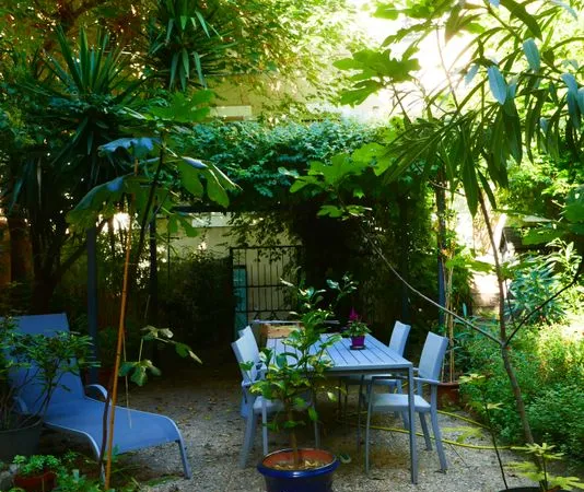 Appartement 3-4 pièces 80m2 - jardin 100m2 - métro Chartreux - direct particuliers