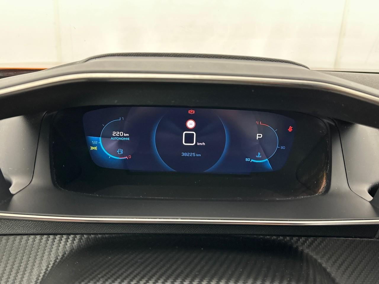 Peugeot 2008 puretech 130 s&s eat8 allure pack — photo 21