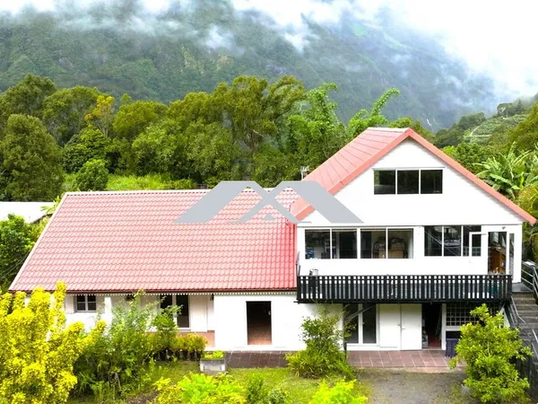 Maison 10 pièces 400 m²