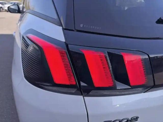 Peugeot 3008 puretech 180ch s&amp;s eat8 — photo 17