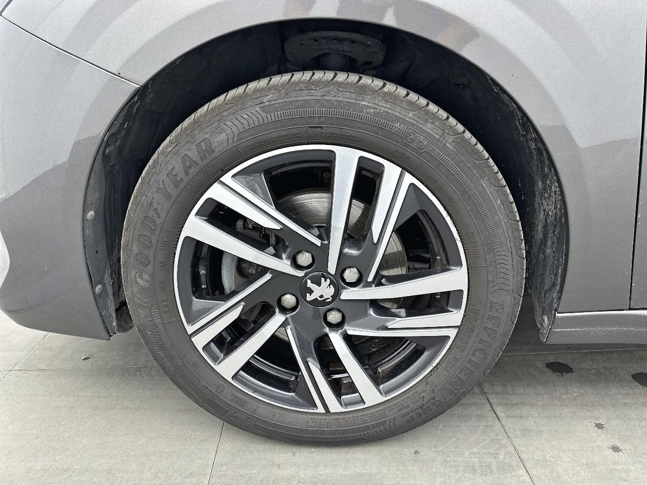 Peugeot 208 puretech 100 s&s bvm6 allure — photo 14