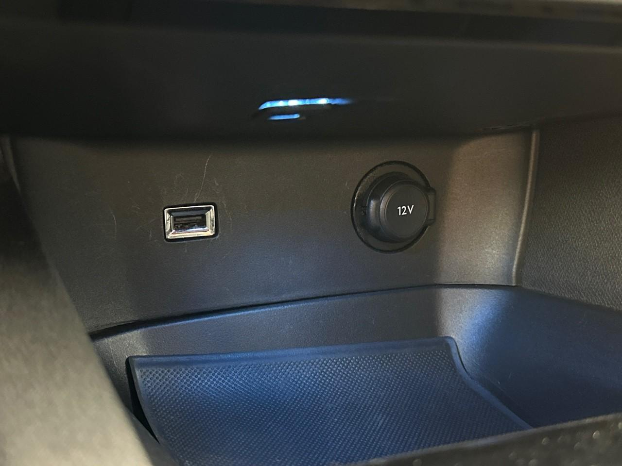Peugeot 3008 puretech 130ch s&s eat8 allure pack — photo 28