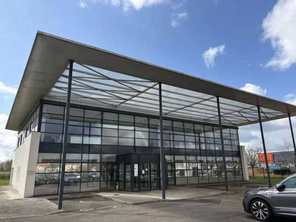 Local professionnel 247 m²