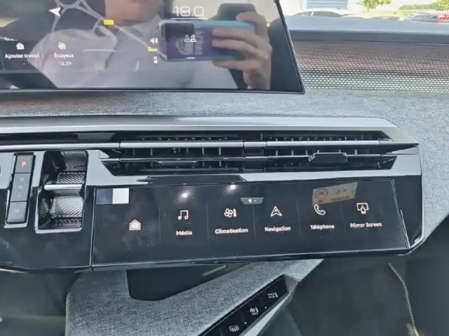 Peugeot 5008 hybrid 145 e-dcs6 — photo 18