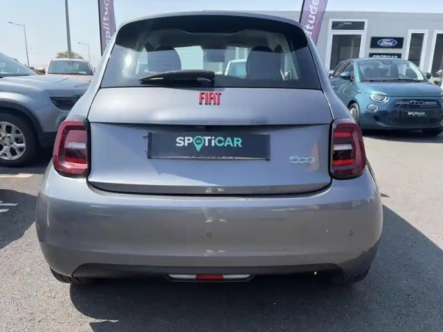 Fiat 500 e 118ch (red) my23 — photo 6