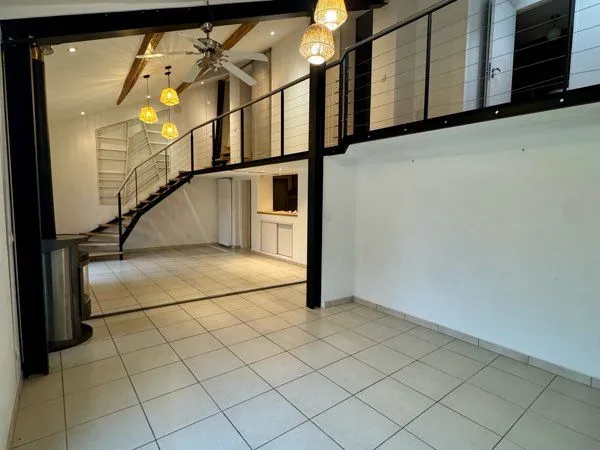 Maison de charme de 140 m² avec terrasse, garage et atelier en centre-ville de Saint-Dizier