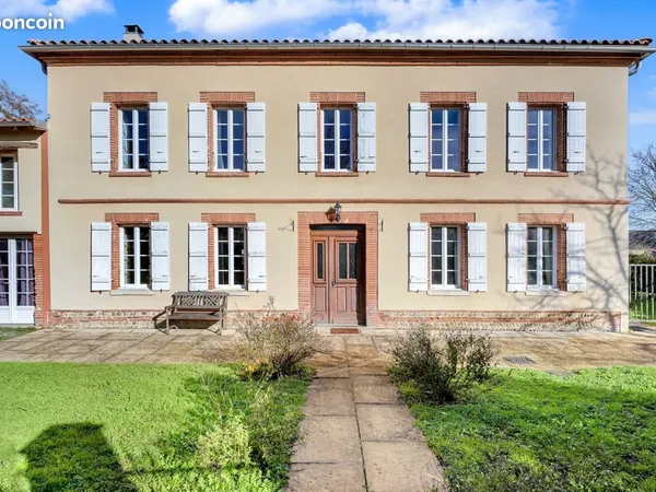Maison 7 pièces 225 m²