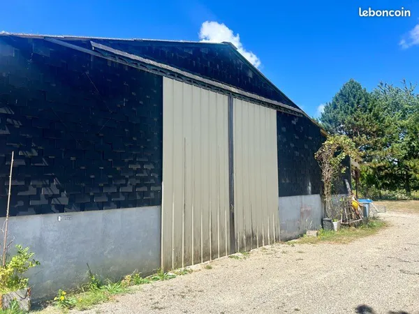 À louer - Espace de stockage 100 m² dans un entrepôt - Accès D786