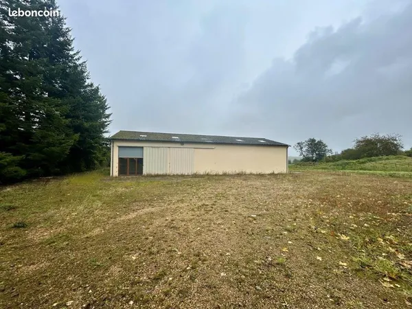 Bureaux 325 m² Cherré-Au