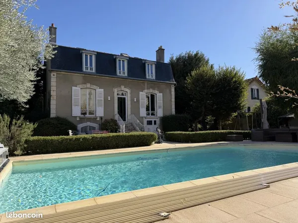 Propriété 7 pièces 188 m²