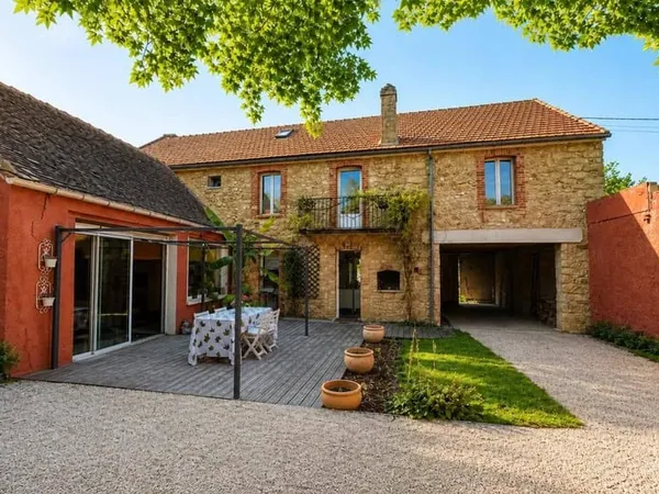 Maison 5 pièces 222 m²