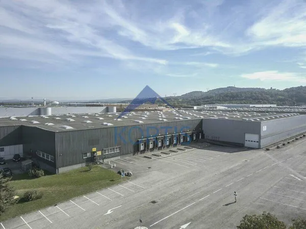 Entrepôt 12079 m²