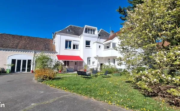 Villa 15 pièces 376 m²