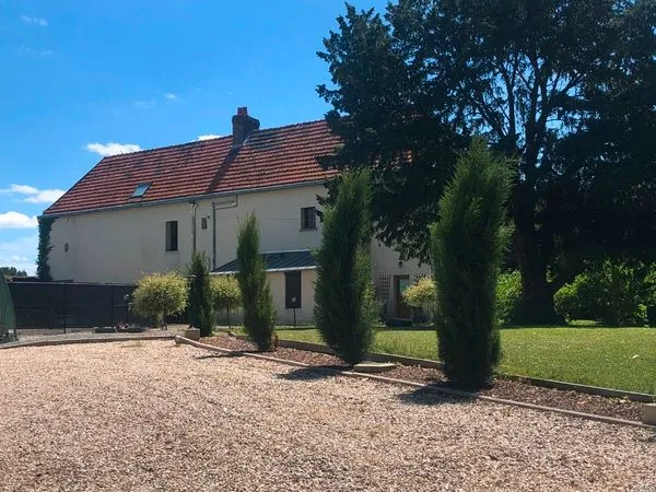 Domaine de 2 gîtes avec piscines chauffées possibilité d un 3eme gite