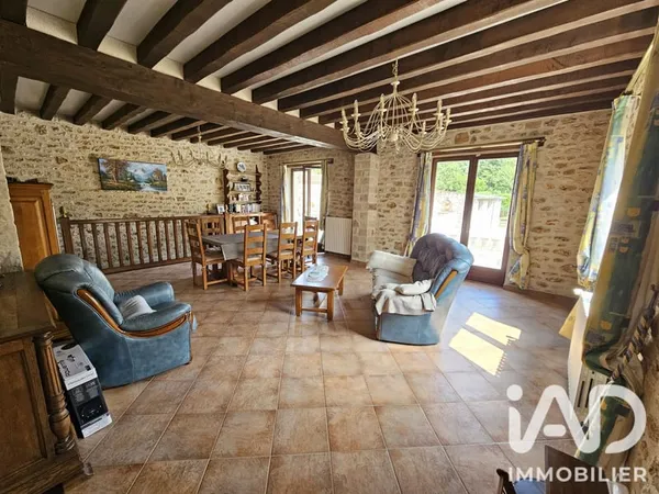 Maison 7 pièces 255 m²