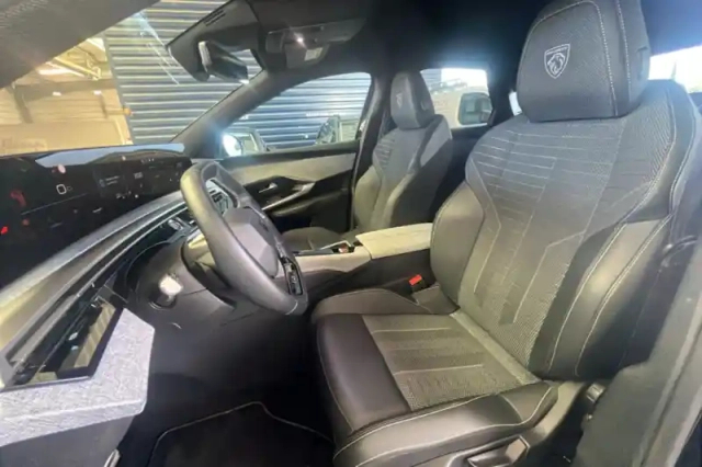 Peugeot 3008 hybrid 136 e-dcs6 — photo 13