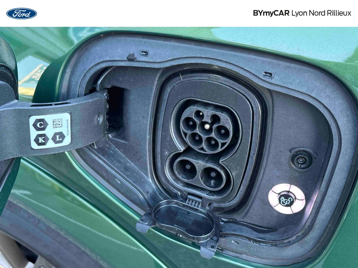 Ford Mustang Mach-E Extended Range 91 kWh 487 ch AWD — photo 31