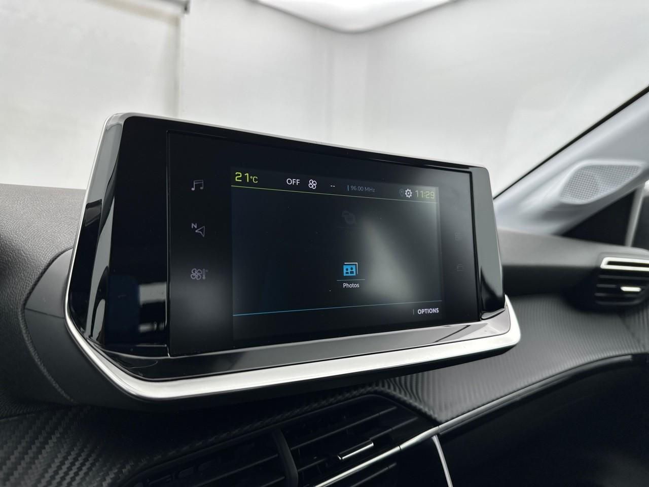 Peugeot 208 electrique 50 kwh 136ch like — photo 24