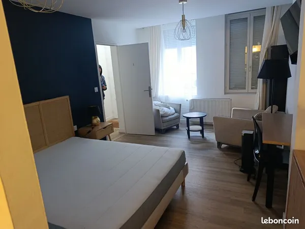 Chambre meublée