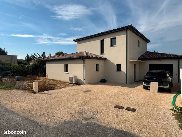 Maison neuve 149m² dans un esprit campagne- Piscine - Vue Ardèche