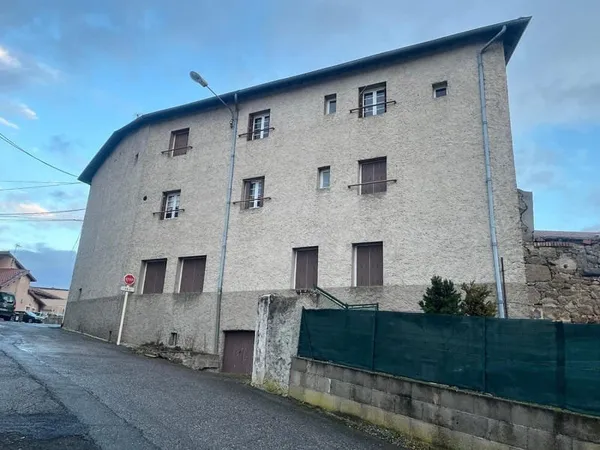 Bâtiment 286 m²