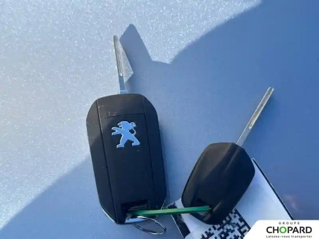 Peugeot 208 puretech 75 s&amp;s bvm5 — photo 21