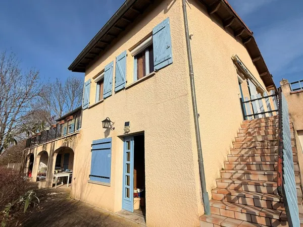 Maison familiale à fort potentiel de 250 M2 habitable avec terr