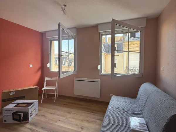 STUDIO MEUBLE ENTIEREMENT RENOVE centre historique