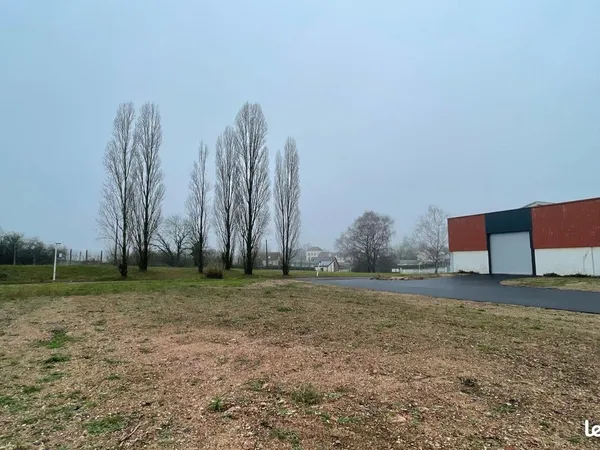 Terrain à bâtir / constructible