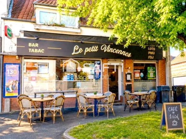 Immeuble de 158m² avec cellule commercial de 100m² au rez-de-chaussée avec dépendances et un appt T2