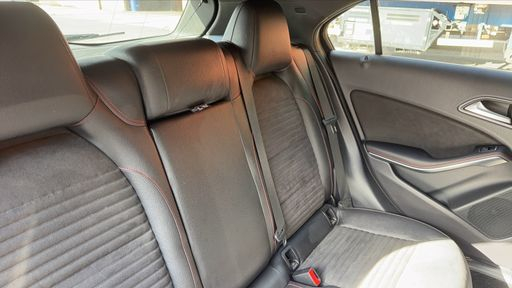 Mercedes Classe A 200 156 7G-DCT - Fascination – 2017 – 149236 km – Essence – Boîte Automatique — photo 43