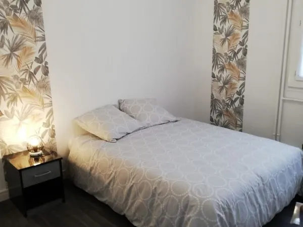 Loue chambre meublée dans appart en colocation