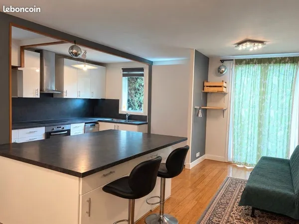 Appartement 45 m2 + grand jardin + garage box privée
